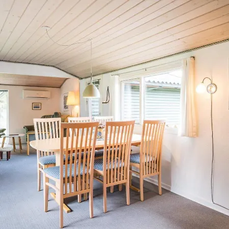 Holiday home Secluded Pine Tree Cottage-by Traum