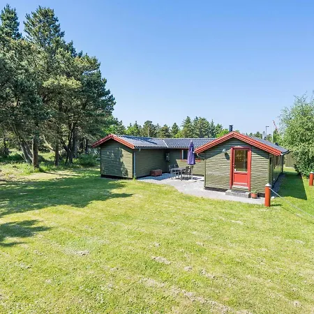 Secluded Pine Tree Cottage-by Traum Holiday home