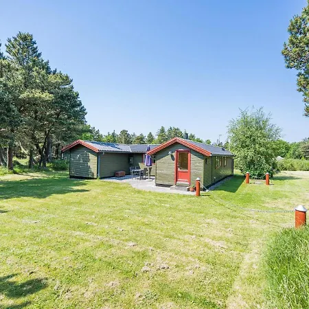 Secluded Pine Tree Cottage-by Traum Holiday home