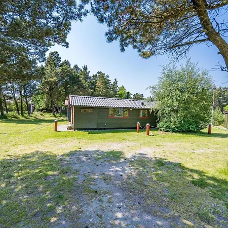 Secluded Pine Tree Cottage-by Traum *