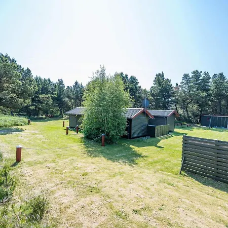 Secluded Pine Tree Cottage-by Traum Holiday home